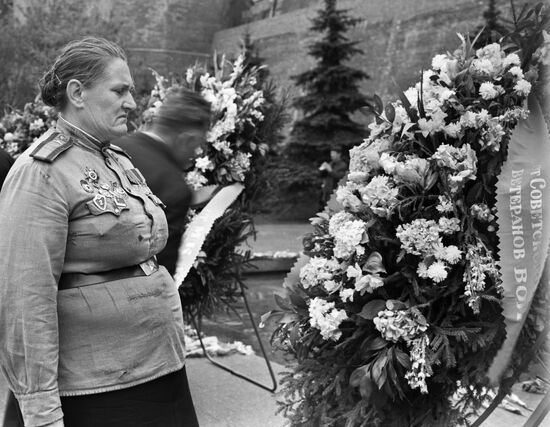 VETERAN TOMB OF UNKNOWN SOLDIER VICTORY DAY