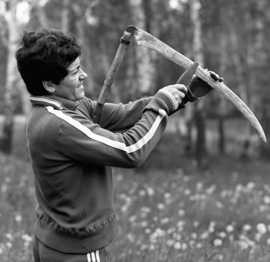 DISCUS THROWER MELNIK