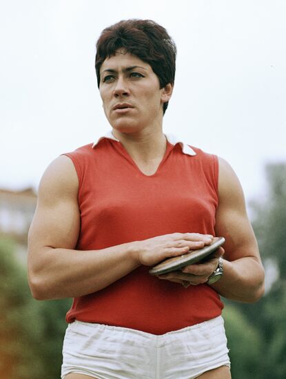 DISCUS THROWER MELNIK