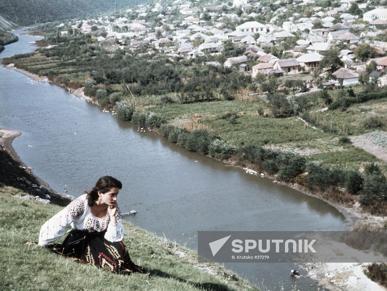 VILLAGE WOMAN MOLDOVA