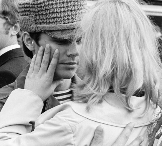 GIRL YOUNG MAN GOOD-BYE