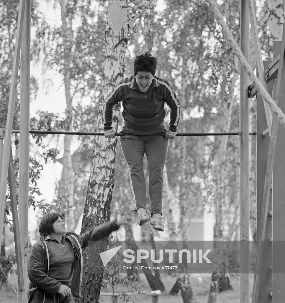 MELNIK CHAMPION DISCUS THROWING