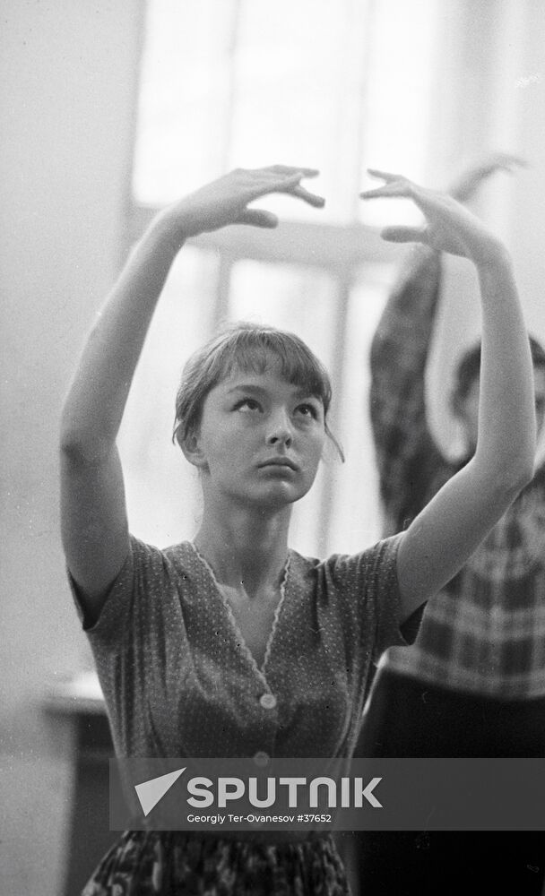 VERTINSKAYA STUDENT CALLISTHENICS