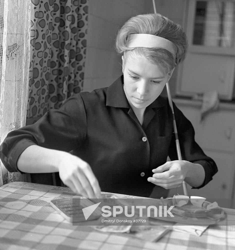 LARISA LATYNINA FISHING EXCURSION