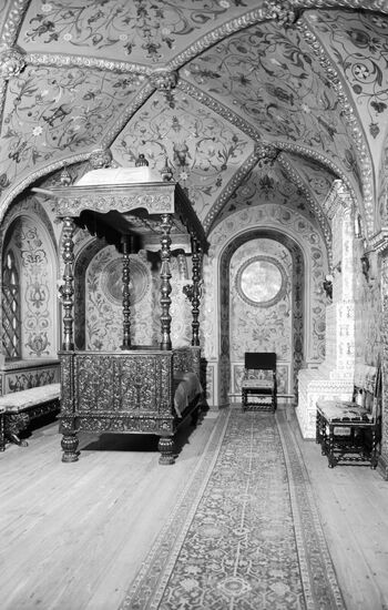 TSAR BEDROOM KREMLIN