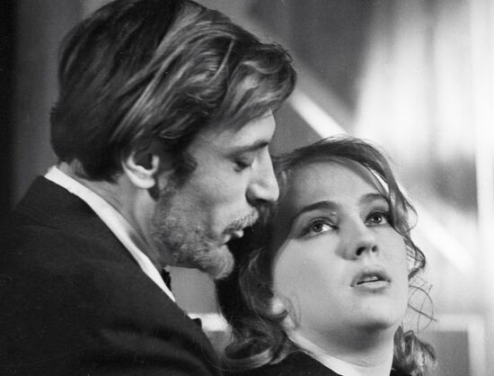 LAZAREV GRADOVA PLAY 'TALENTS AND ADMIRERS'