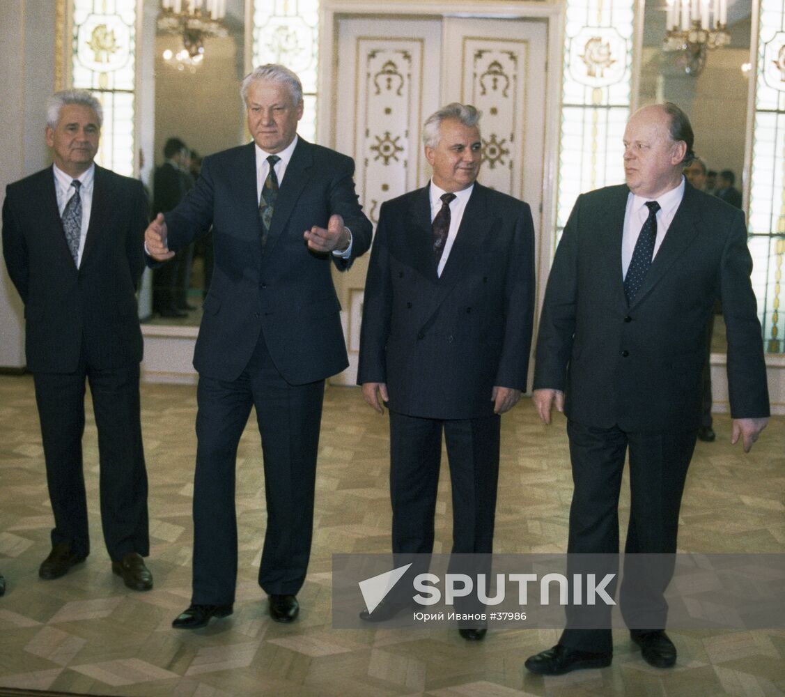 YELTSIN KRAVCHUK SHUSHKEVICH