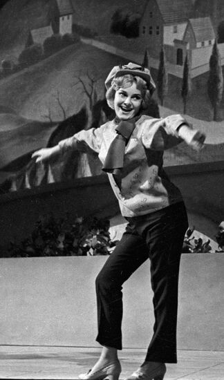ACTRESS BYSTRITSKAYA PLAY
