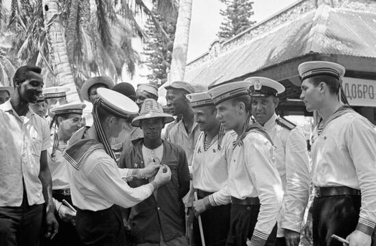 CUBA SOVIET SAILORS