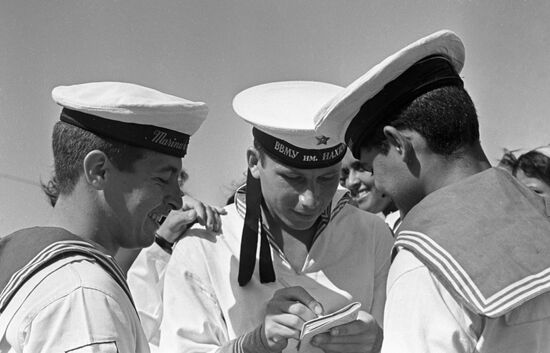 CUBA SOVIET SAILORS