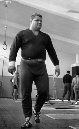 ZHABOTINSKY WEIGHT-LIFTER TRAINING