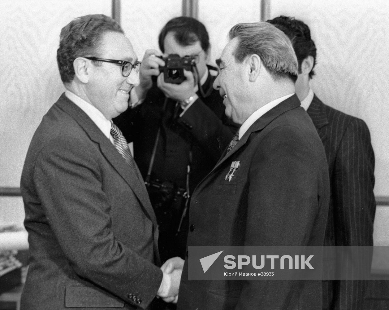 BREZHNEV KISSINGER