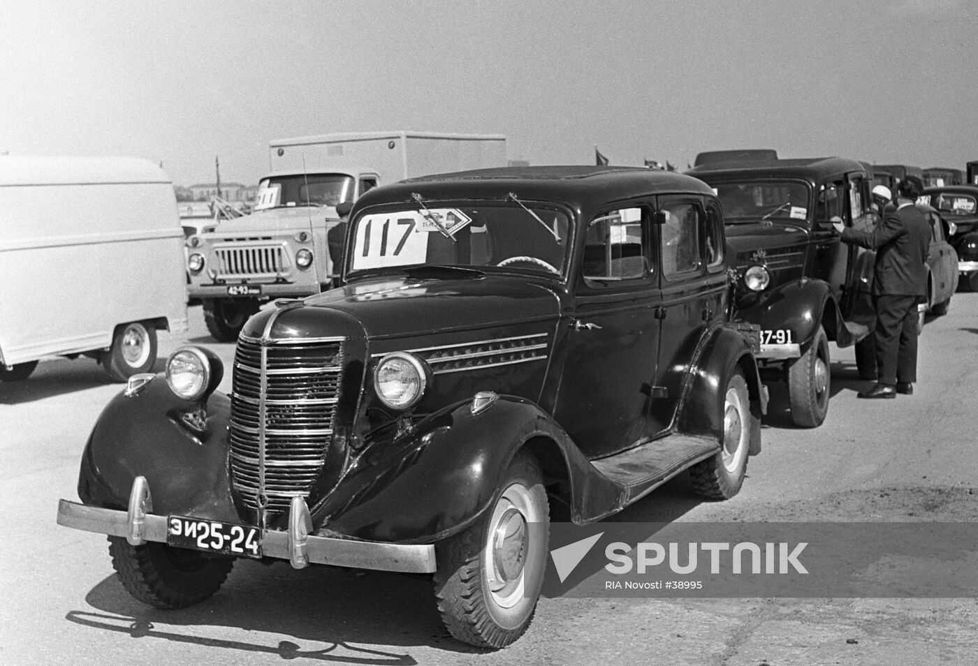 GAZ M-1