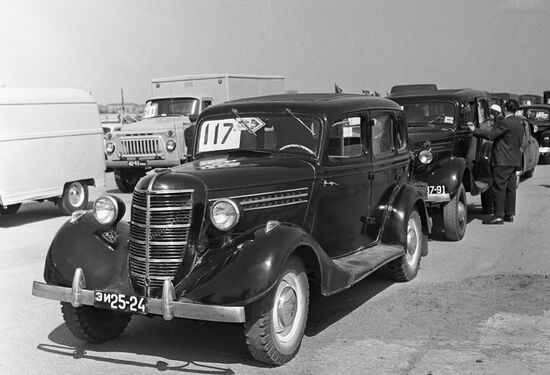 GAZ M-1