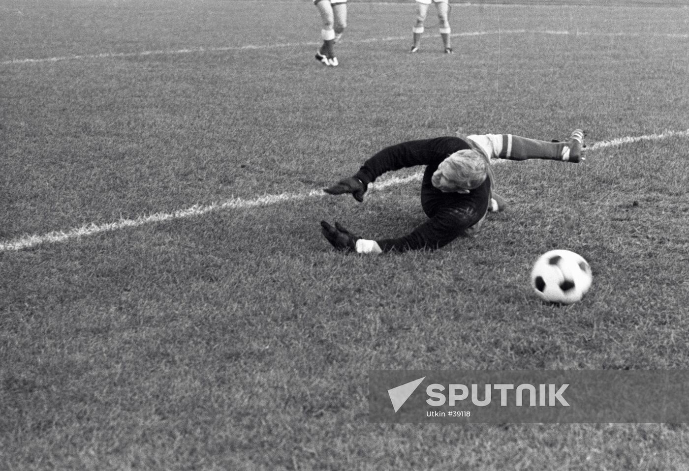 GOALKEEPER KHOMICH