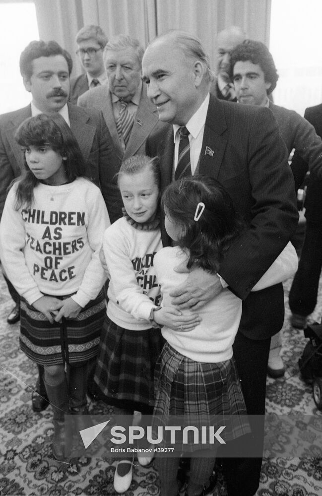 TOLKUNOV CHILDREN AS TEACHERS OF THE WORLD