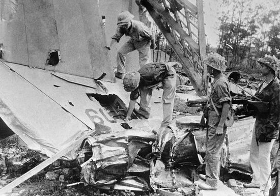 FIGHTER WRECKAGE VIETNAM WAR