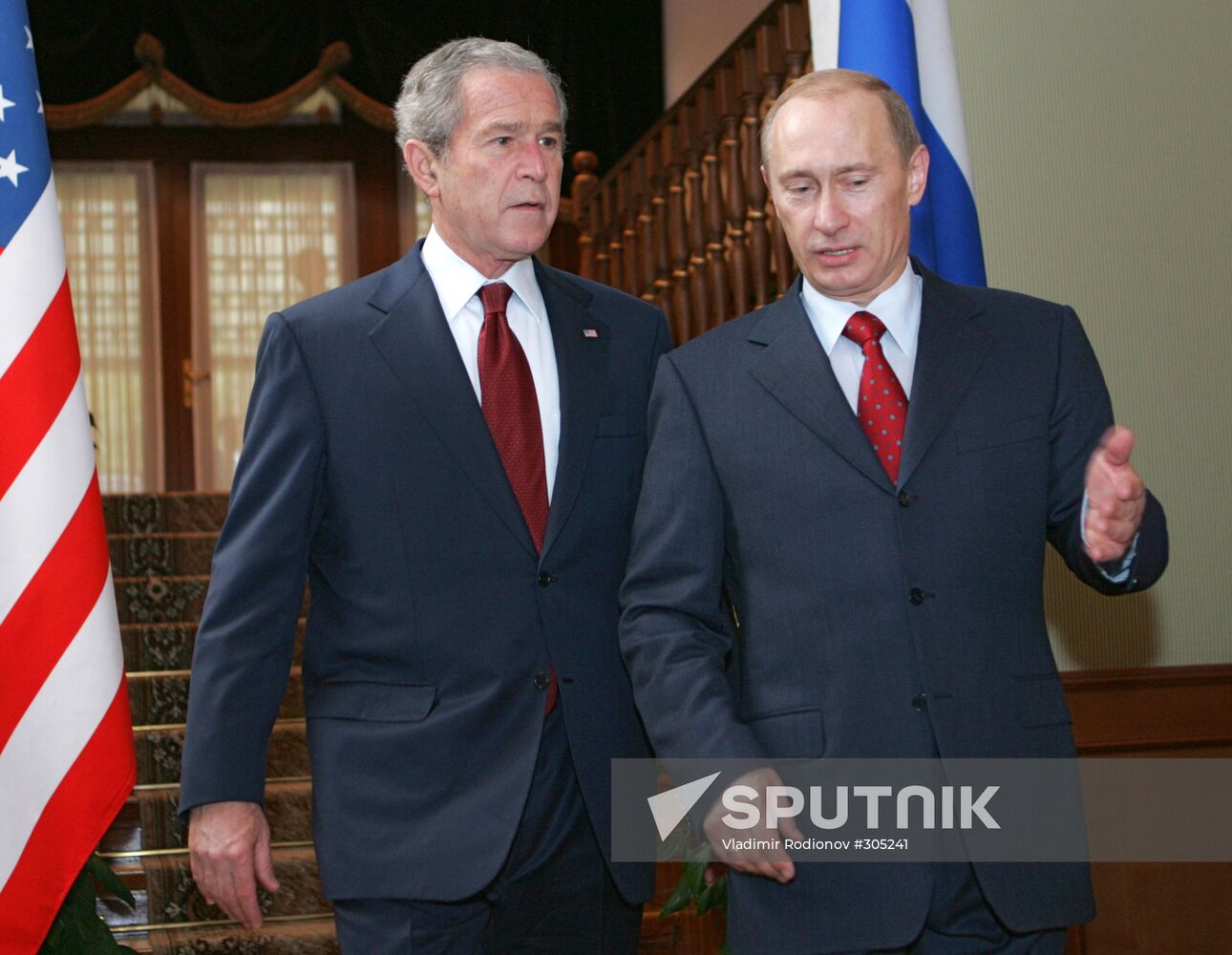 George Bush and Vladimir Putin