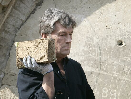 Ukrainian President Viktor Yushchenko during voluntary clean-up day