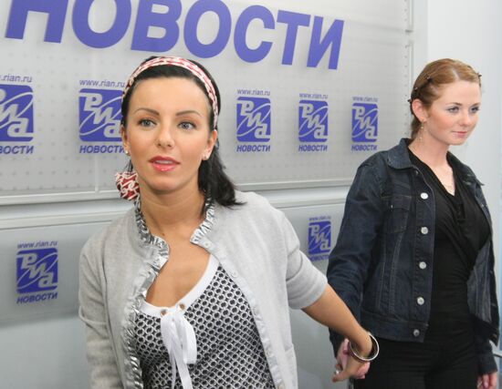 t.A.T.u. group: Yulya Volkova and Lena Katina