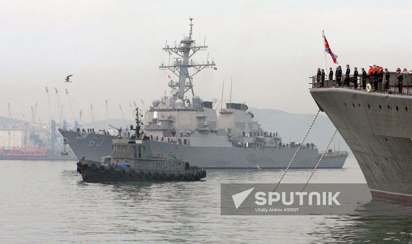 The USS Stethem arrives in Vladivostok