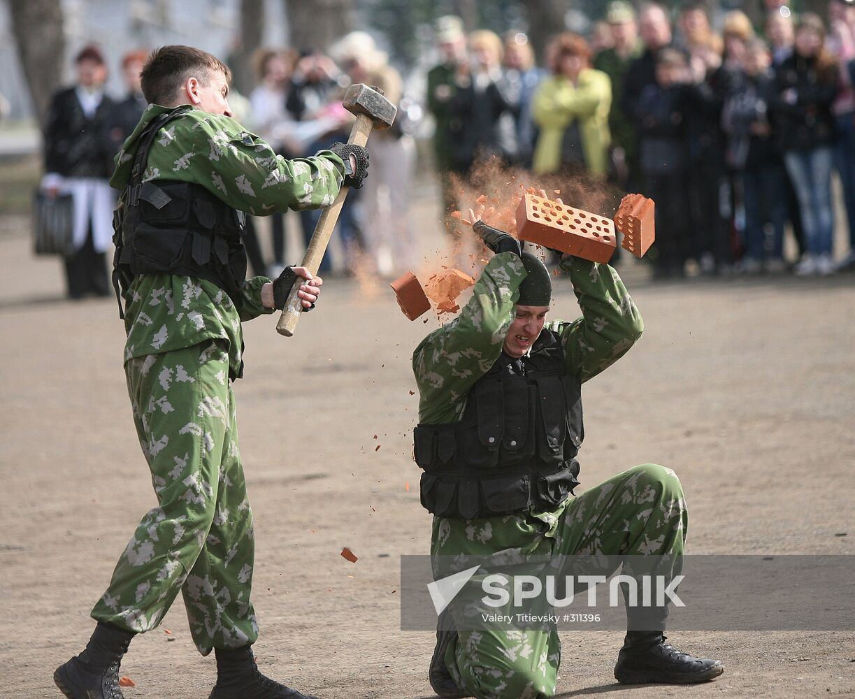 Exhibition exercise of special task unit