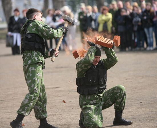 Exhibition exercise of special task unit