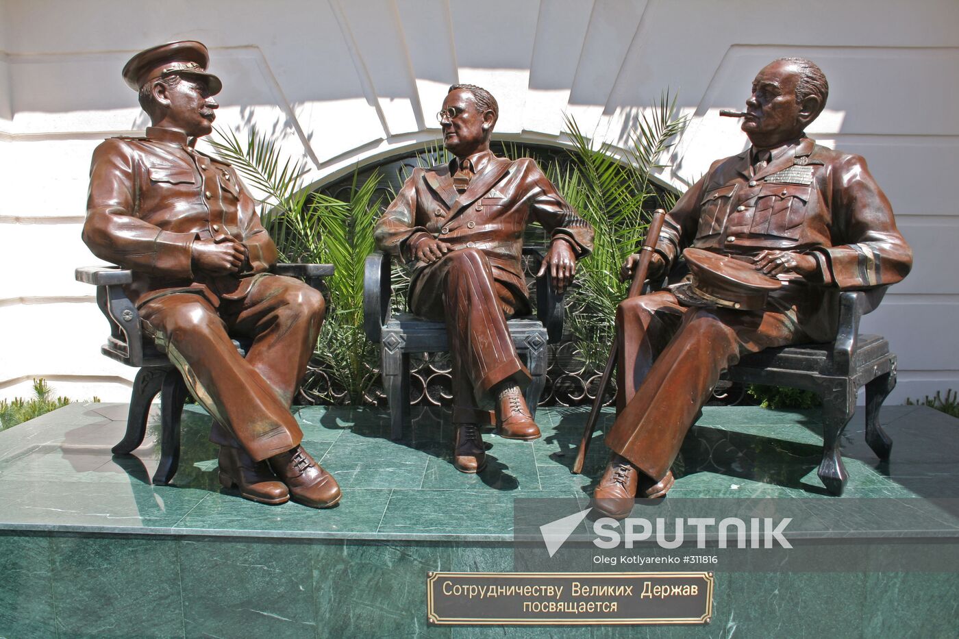 Monument to Josef Stalin, Winston Churchill and Franklin Roosevelt in Sochi