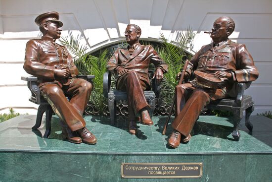 Monument to Josef Stalin, Winston Churchill and Franklin Roosevelt in Sochi