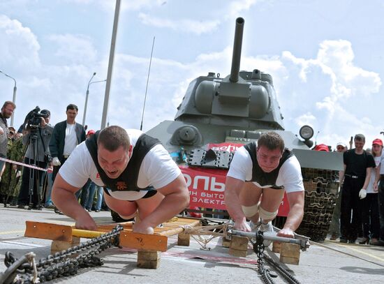 Moving a tank by hand