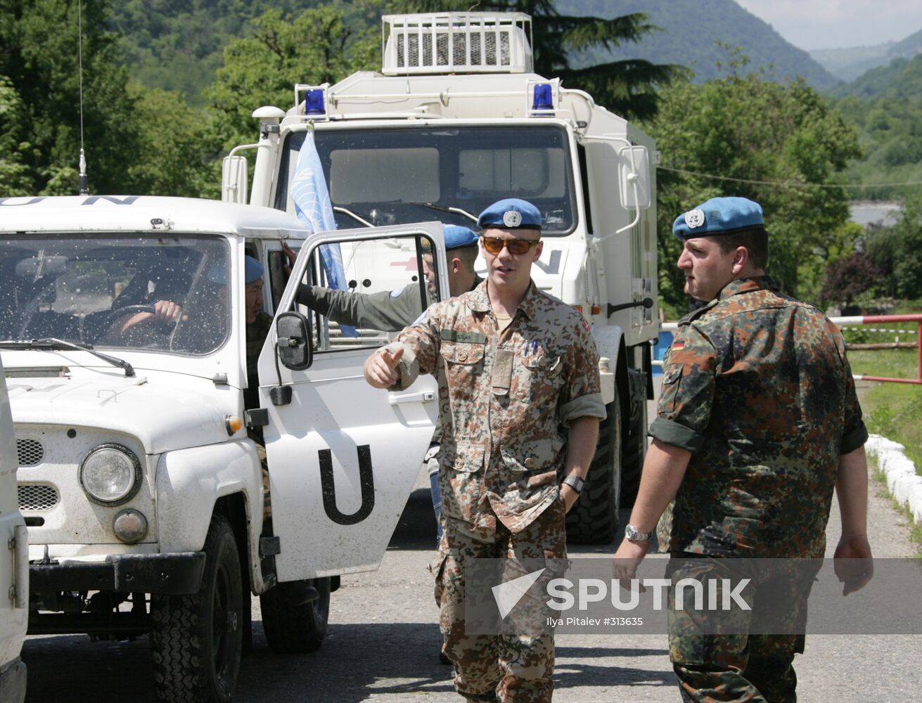 UN military observers and Russian peacekeeping troops in Abkhazia