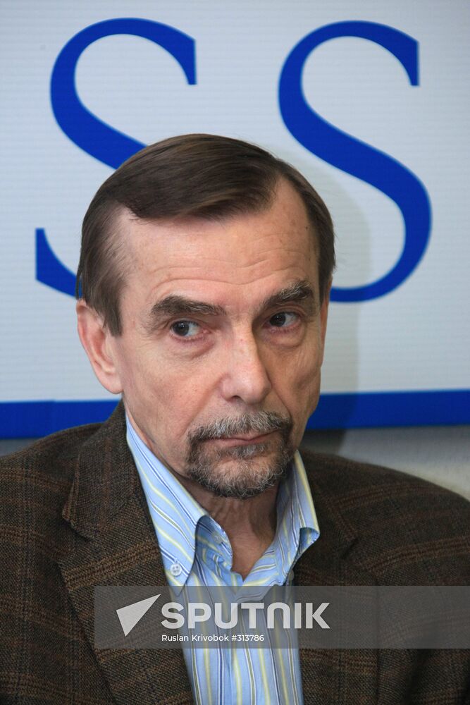 Lev Ponomaryov, executive director of the Public Movement for Human Rights