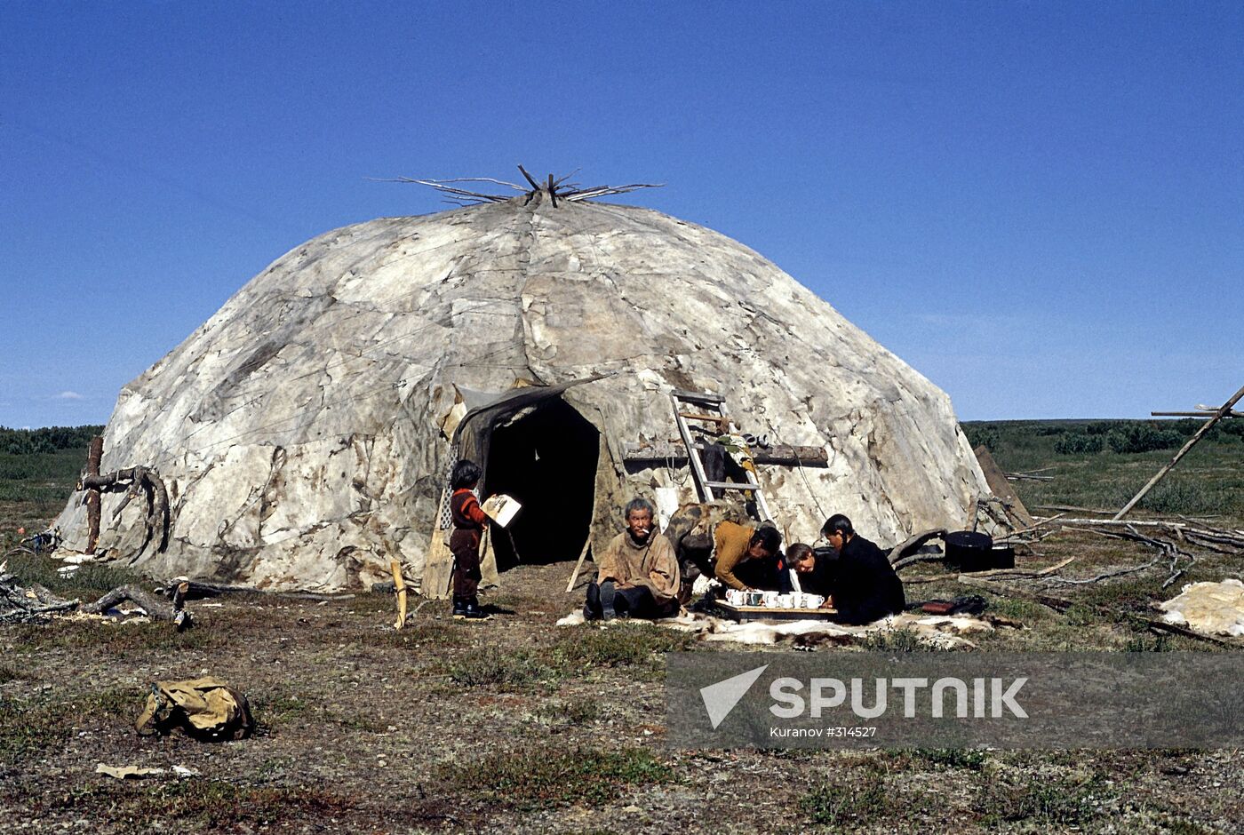 Chukchi yaranga (traditional mobile home)