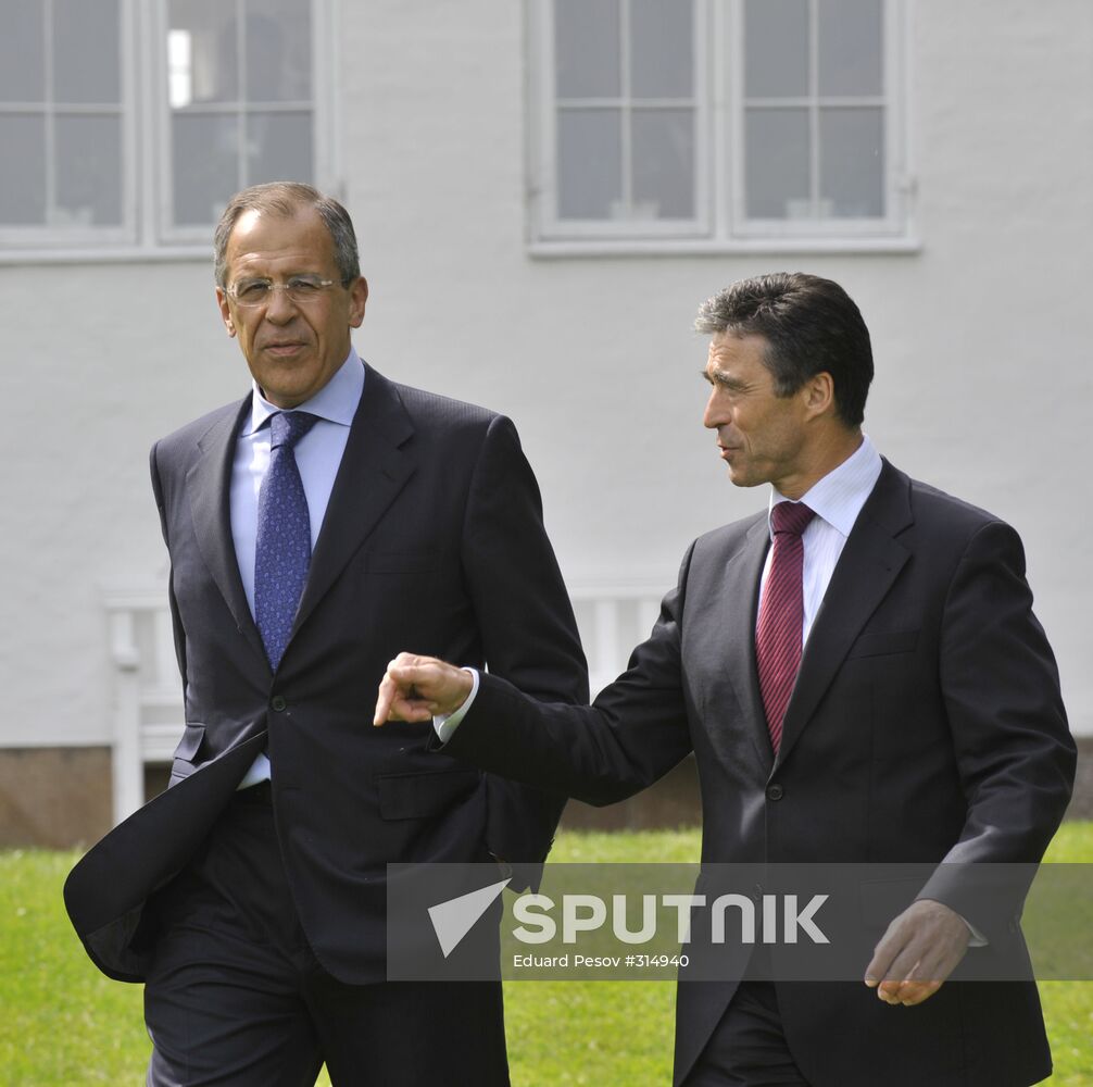 Sergei Lavrov and Anders Fogh Rasmussen