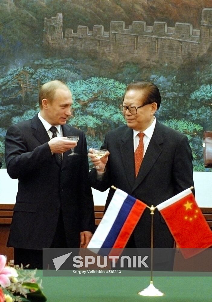 Vladimir Putin with Jiang Zemin