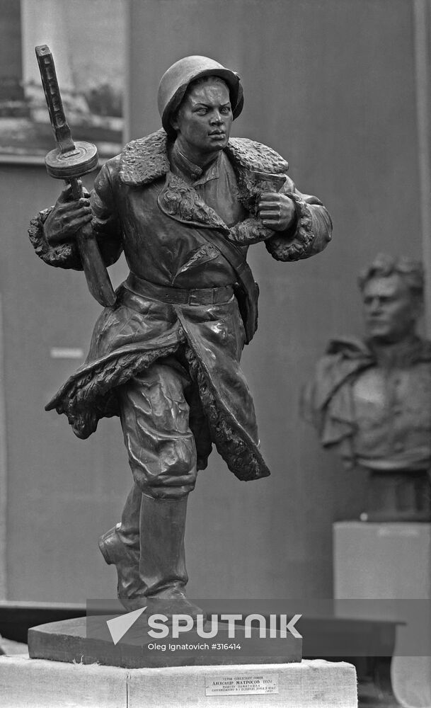Statue by Yevgeny Vuchechich