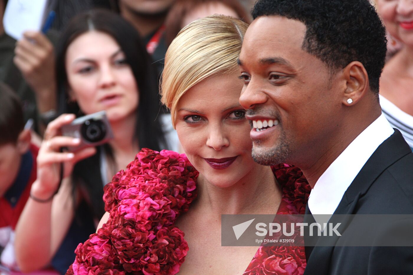 Charlize Theron and Will Smith