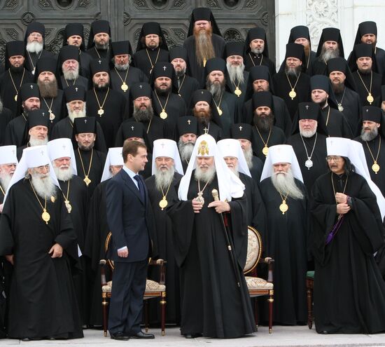Dmitry Medvedev - hallows handed over