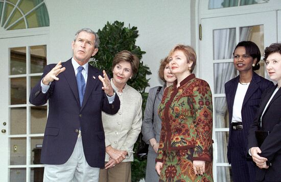 Lyudmila Putina, Laura Bush, George W. Bush and Condoleezza Rice
