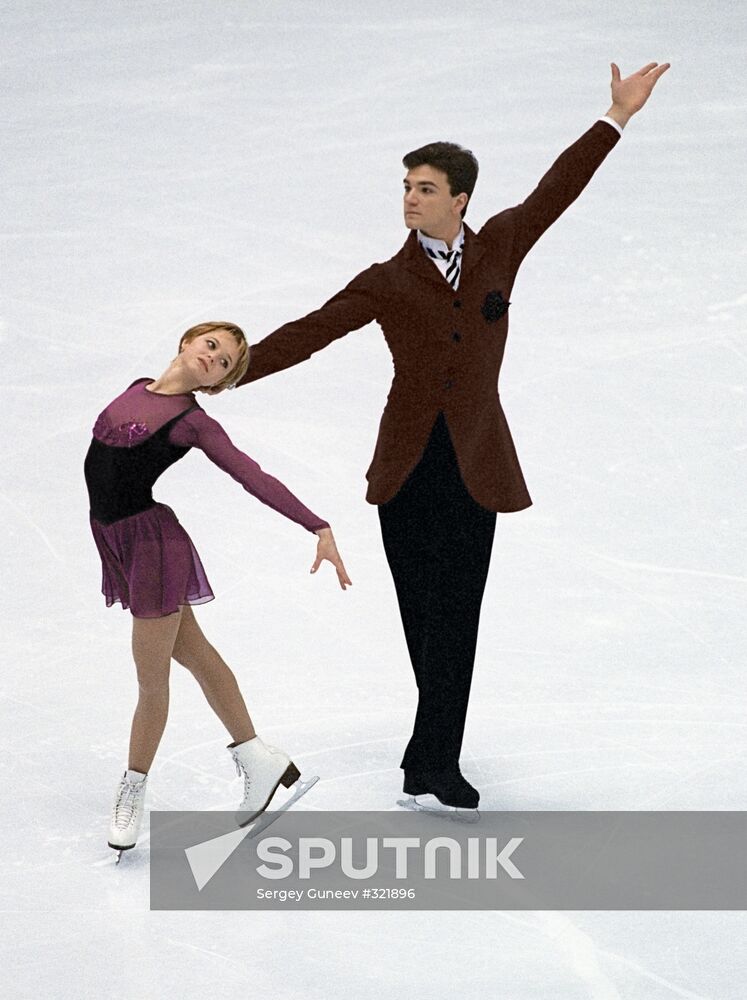 Figure skaters Yelena Berezhnaya and Anton Sikharulidze