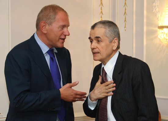 Andrei Krainy and Gennady Onishchenko