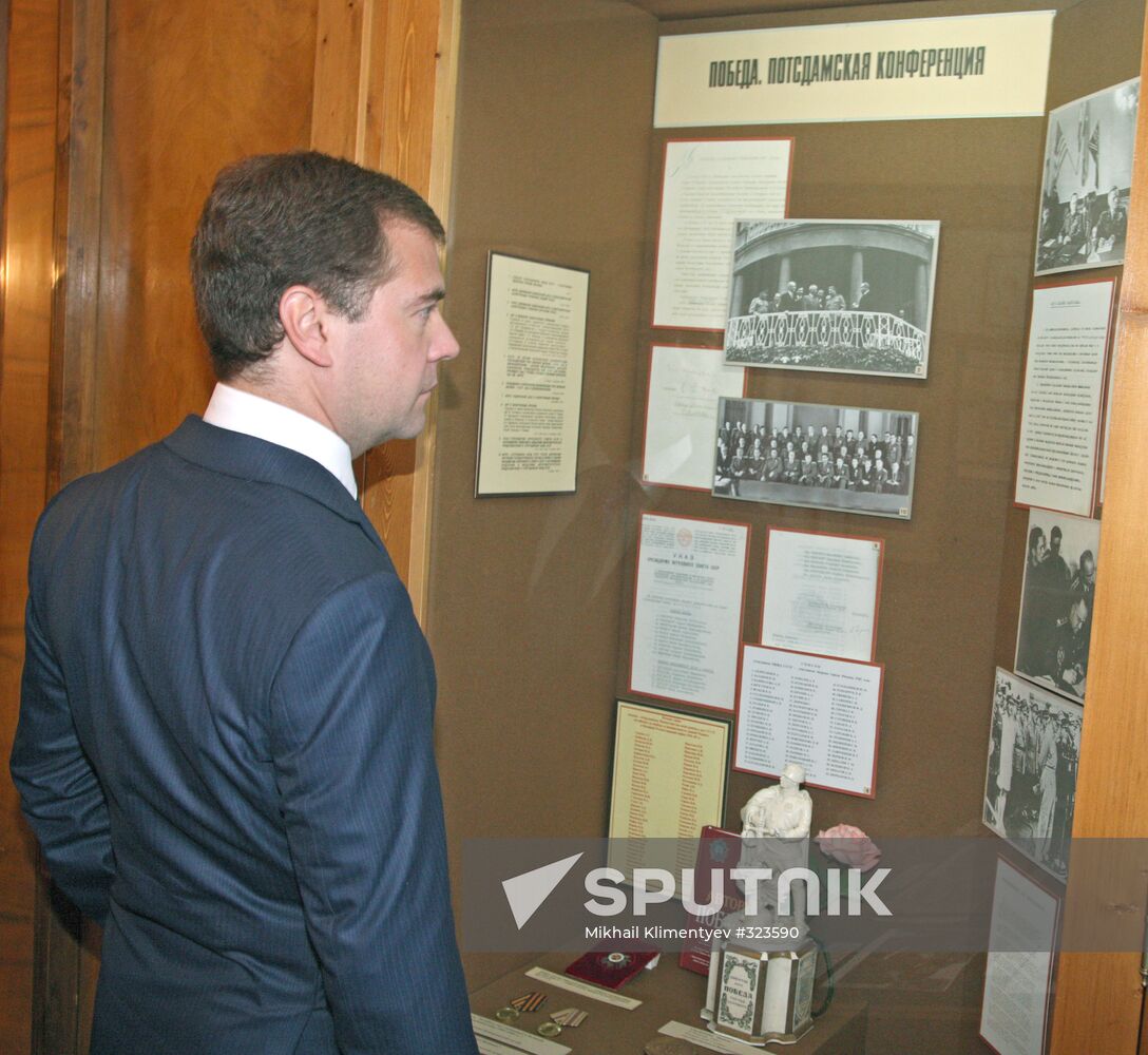 Dmitry Medvedev visits Foreign Ministry
