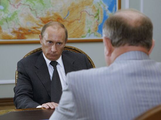 Vladimir Putin and Gennady Zyuganov