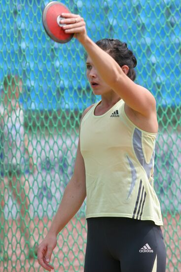 Svetlana Saikina (discus throwing)
