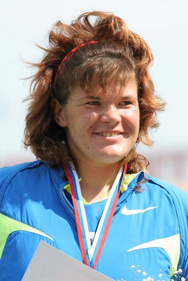 Darya Pishchalnikova (discus throwing)