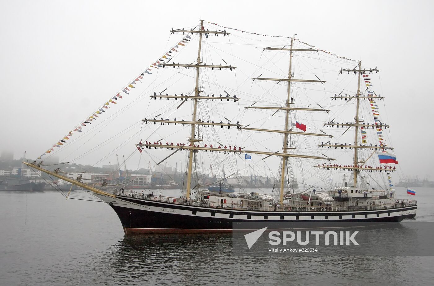Sailing ship Pallada returns to Vladivostok