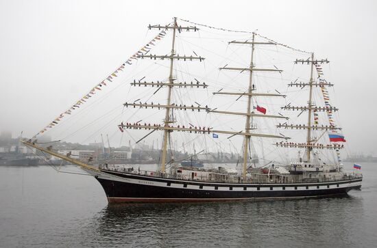 Sailing ship Pallada returns to Vladivostok