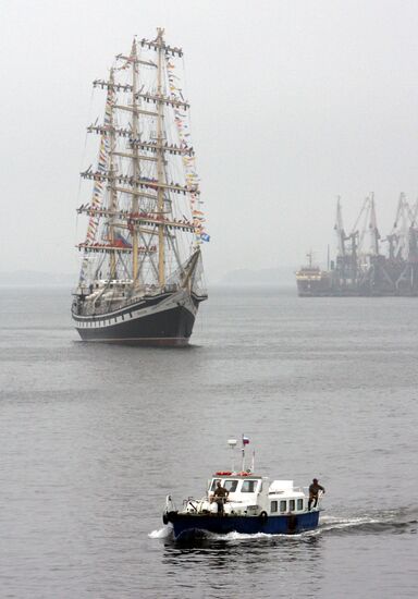 Sailing ship Pallada returns to Vladivostok