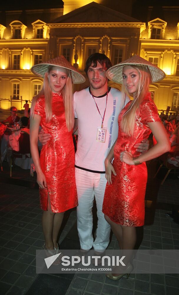 House of Olympic Friends opens