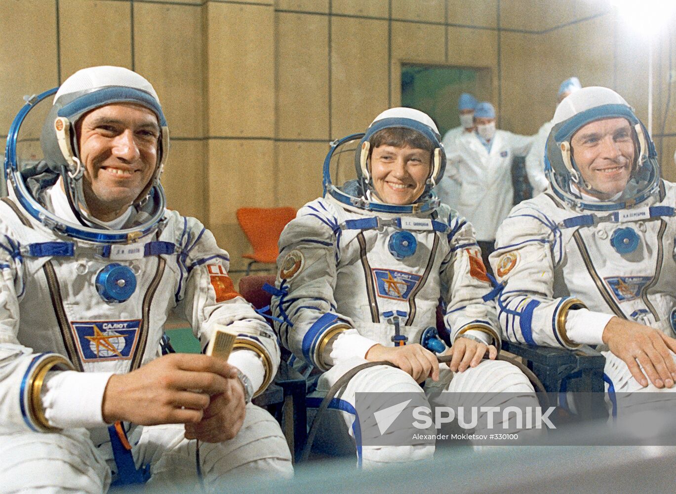 Cosmonauts Leonid Popov, Svetlana Savitskaya, Alexander Serebrov